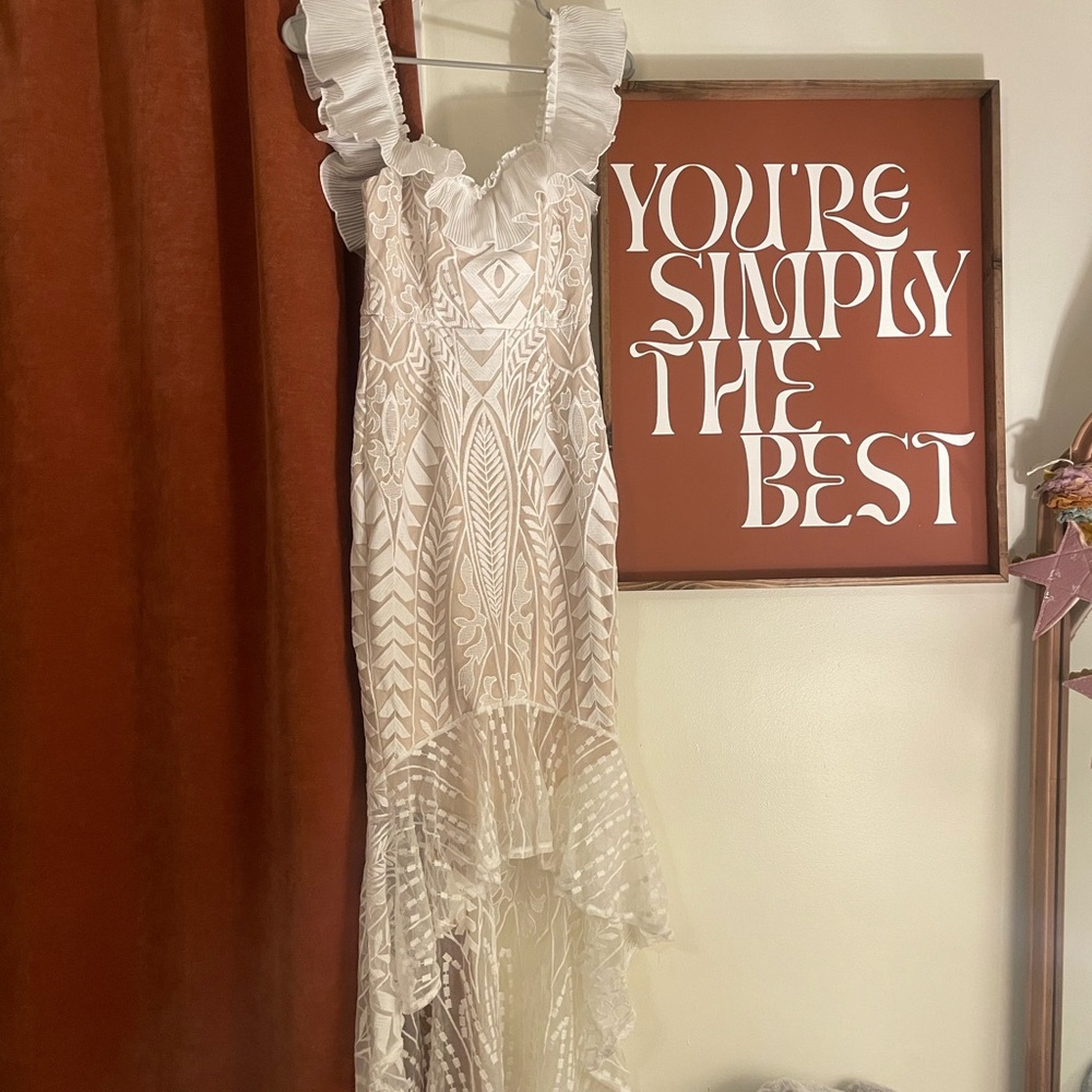 Selfie Leslie Boho Elegant White Ruffled Dress